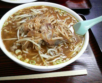 大田のひるごはん(19)「パクリラーメン」