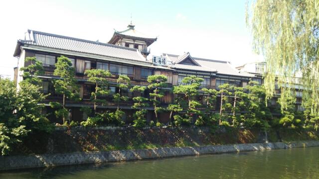 プジョーに乗って、出かけよう「東海館」