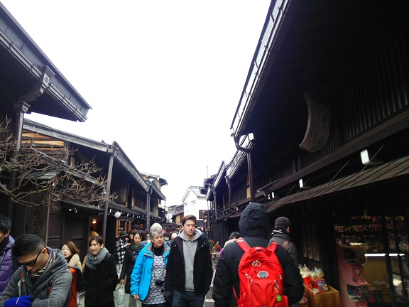 プジョーに乗って、でかけよう「飛騨高山」