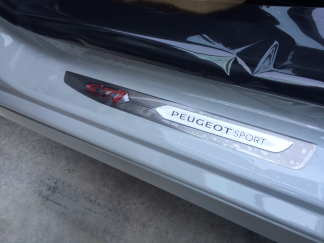 一足お先に、308GTi 270 by PEUGEOT SPORT 入荷しました！