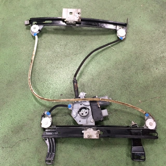 プジョー大田　メンテトピック　308CC　パワーウィンドー作動不調の修理