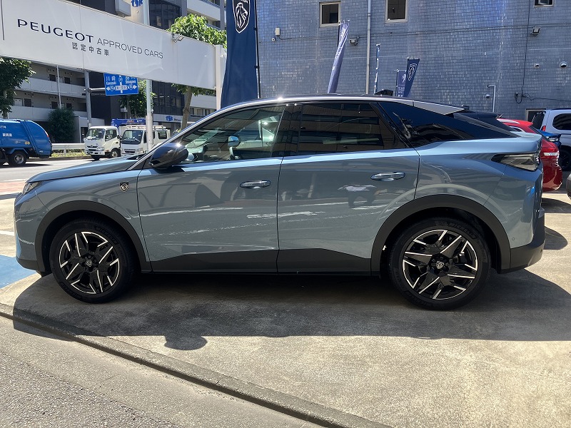 NEW3008かっこいい！