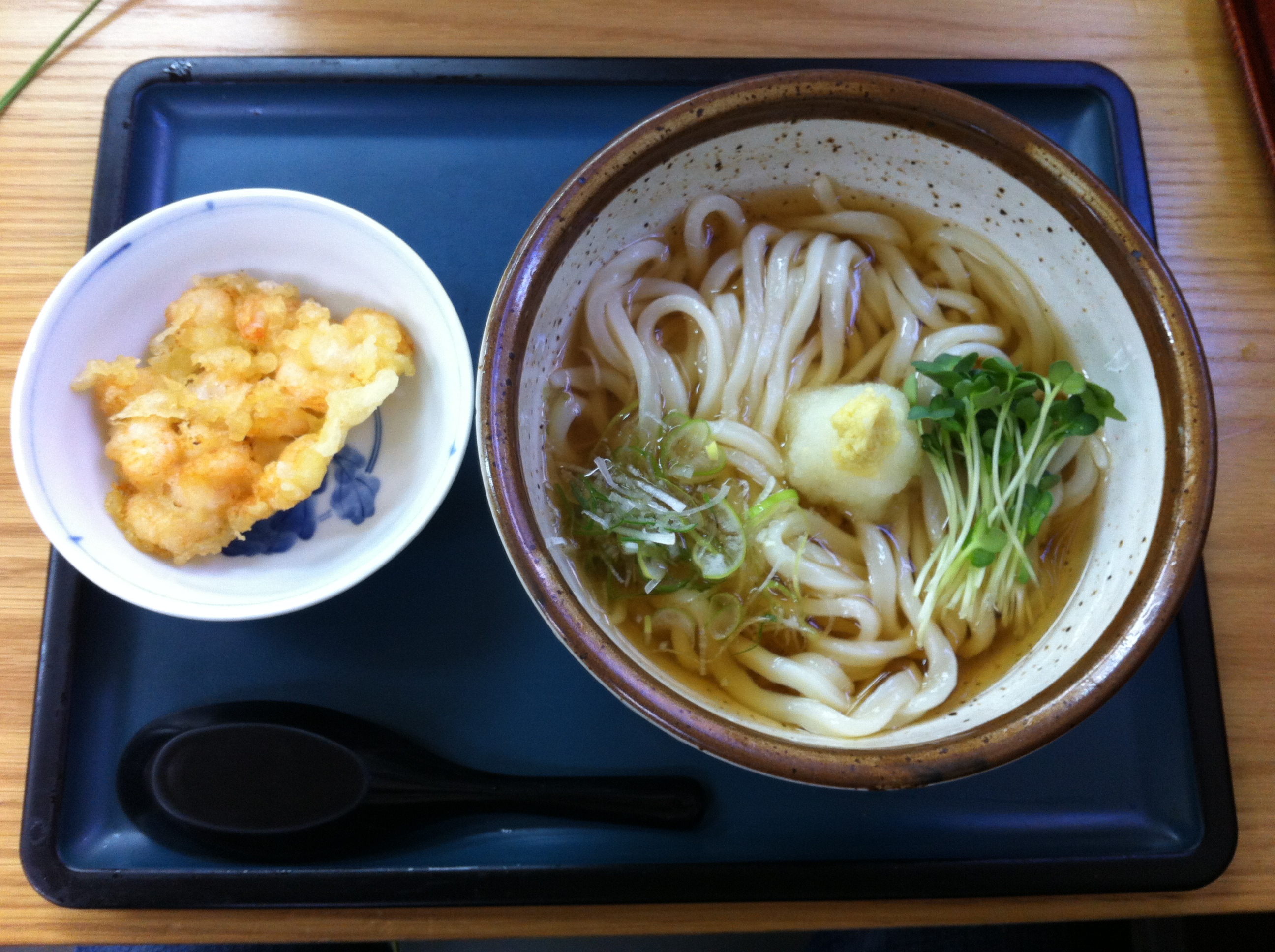 プジョーに乗って、出掛けよう「四つ木製麺所」