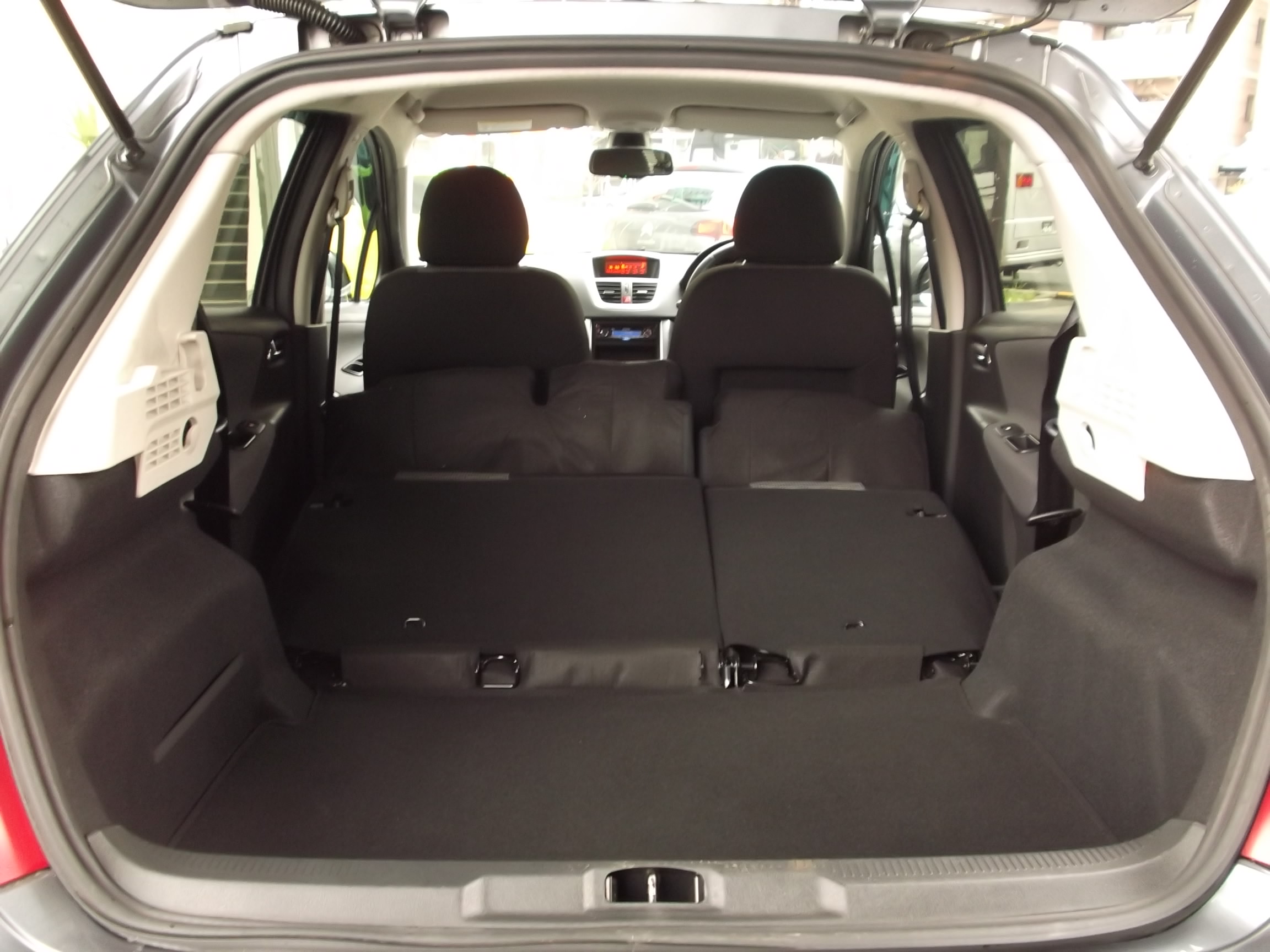 特選中古車情報「207PREMIUM」